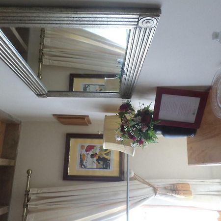 La Chevallerie B&B Isigny-le-Buat Екстериор снимка