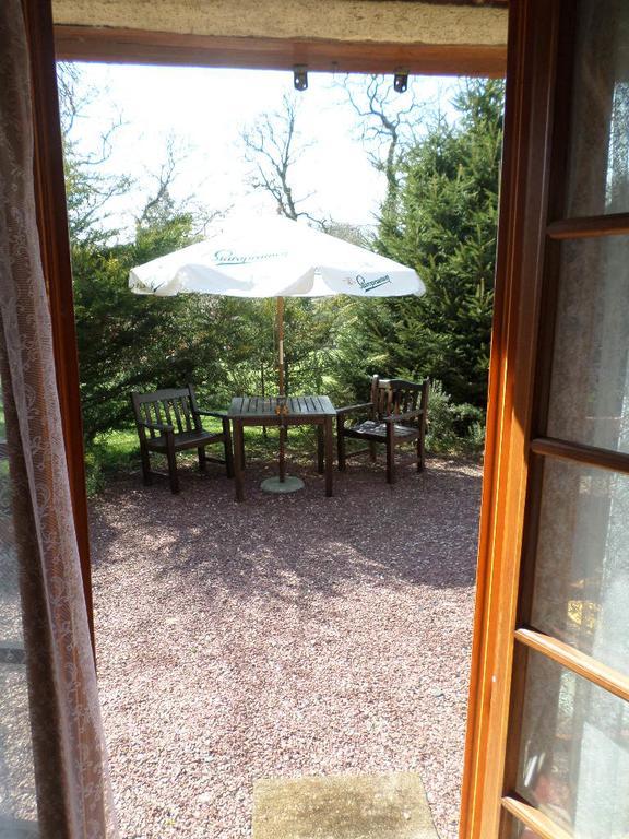 La Chevallerie B&B Isigny-le-Buat Екстериор снимка