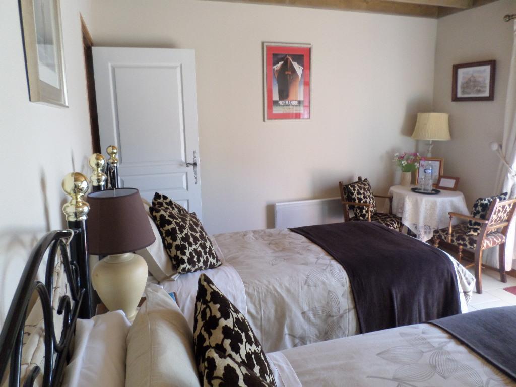 La Chevallerie B&B Isigny-le-Buat Екстериор снимка