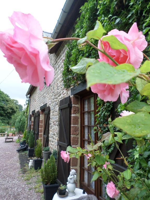 La Chevallerie B&B Isigny-le-Buat Екстериор снимка