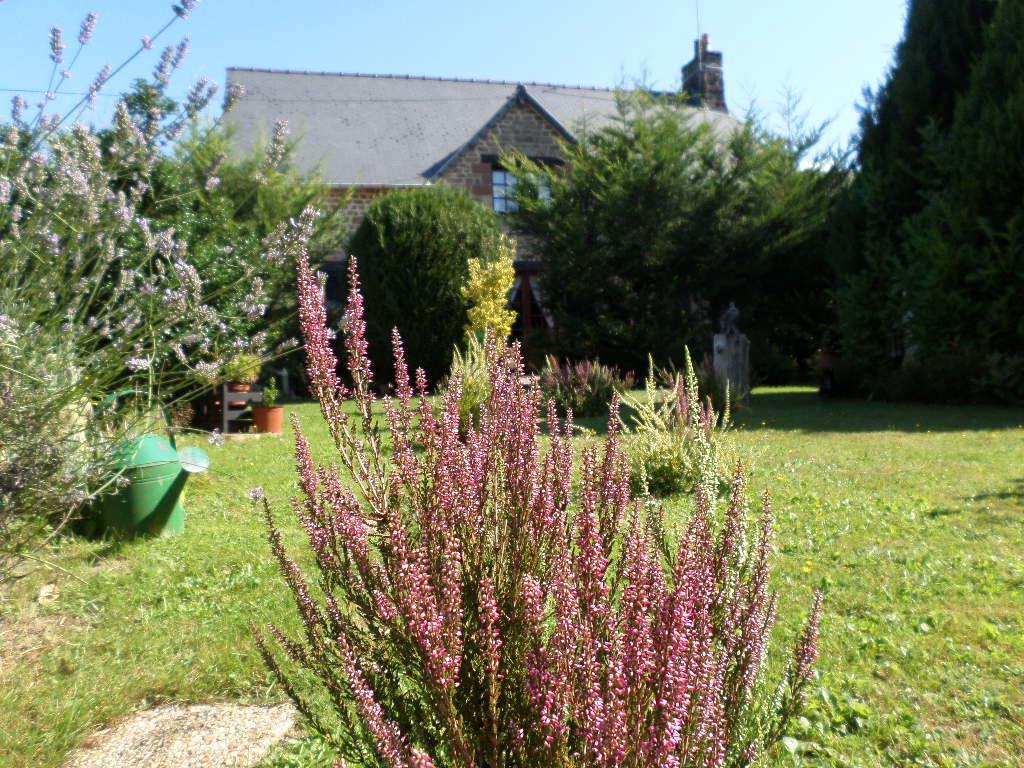 La Chevallerie B&B Isigny-le-Buat Екстериор снимка