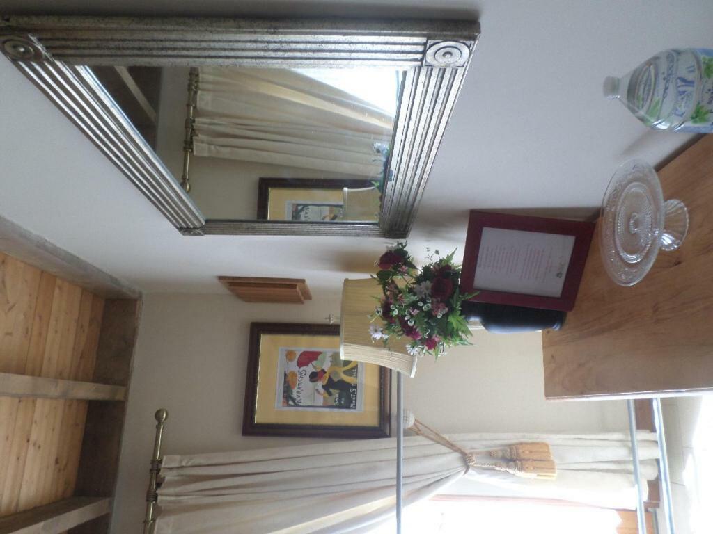 La Chevallerie B&B Isigny-le-Buat Екстериор снимка